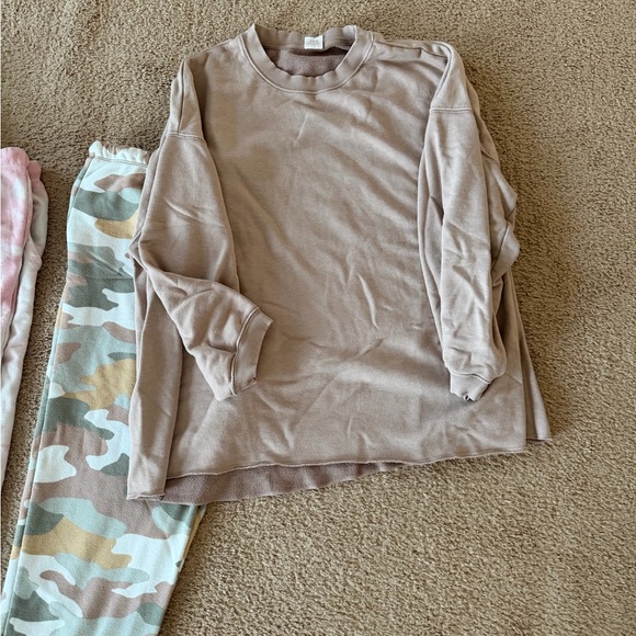 Women’s Set - Picture 4 of 4